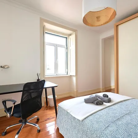 Private With Balcony In A Coliving - Habitación en casa particular *