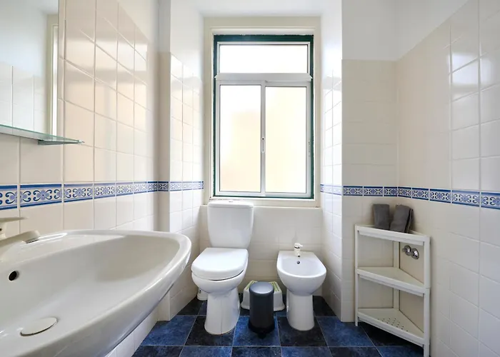 Private With Balcony In A Coliving - Lisboa