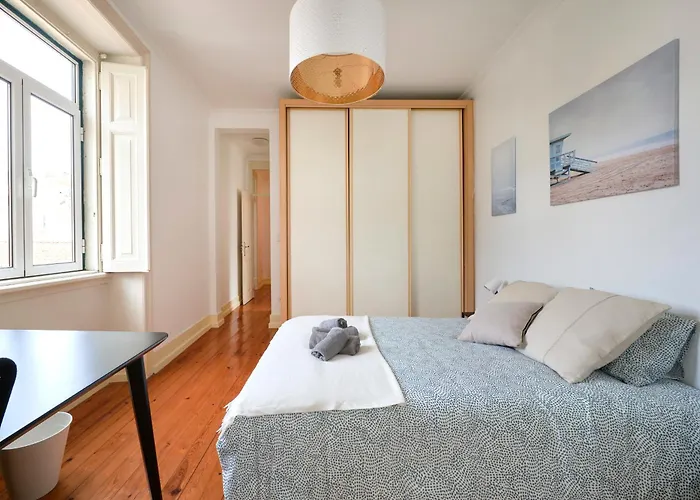 Private With Balcony In A Coliving - Lisboa