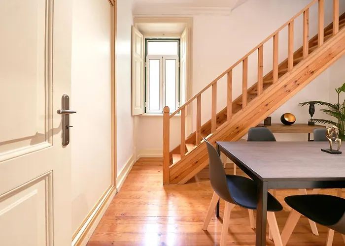 Private With Balcony In A Coliving - Habitación en casa particular Lisboa