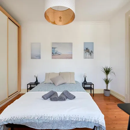Private With Balcony In A Coliving - Privat bolig Lisboa