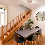 Private With Balcony In A Coliving - منزل للإقامة *