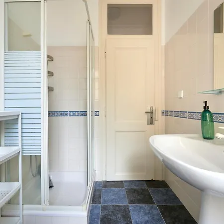Private With Balcony In A Coliving - 民宿